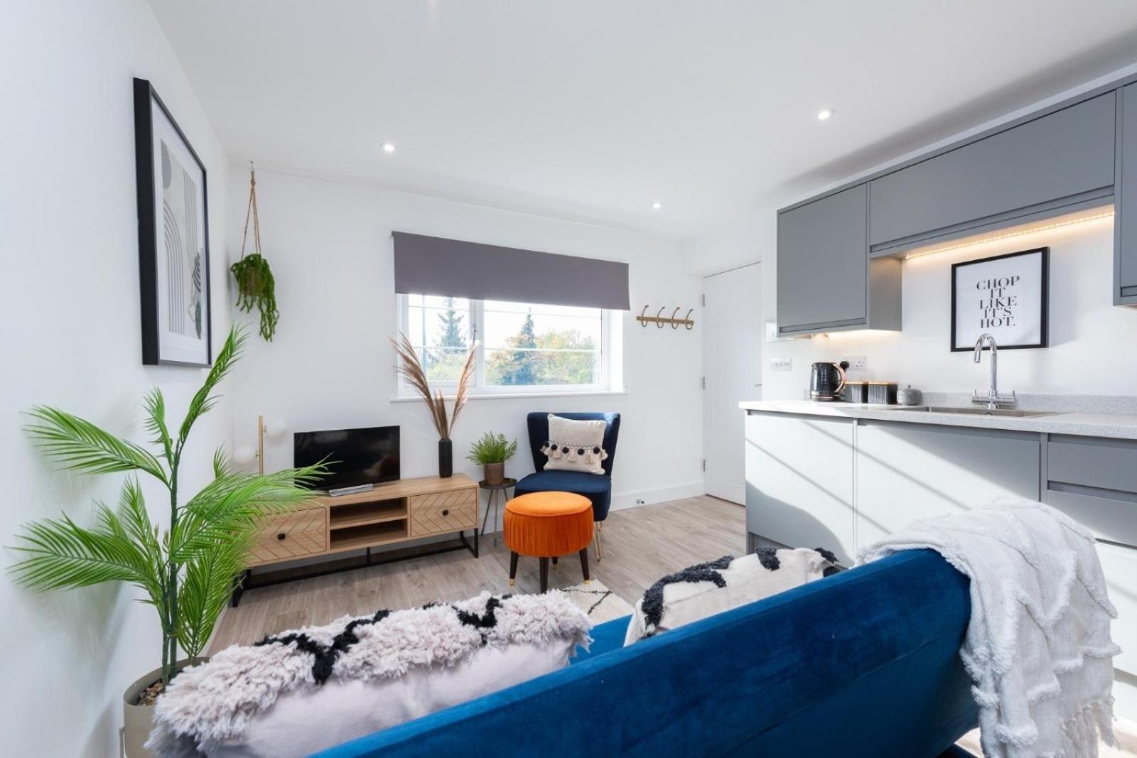 Shottery Bridge House Apartments - Free Parking מראה חיצוני תמונה